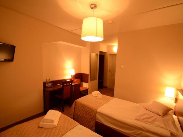 Hotel PZMot : photo 2 de la chambre chambre lits jumeaux standard