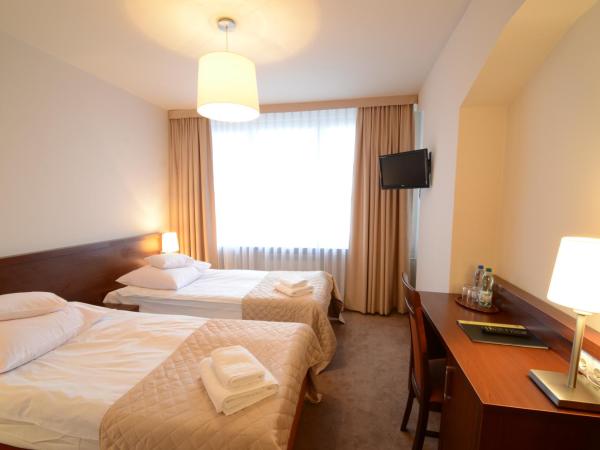 Hotel PZMot : photo 5 de la chambre chambre lits jumeaux standard