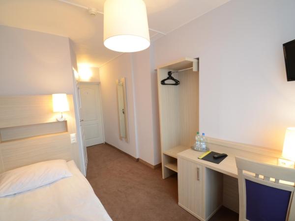 Hotel PZMot : photo 1 de la chambre chambre simple standard