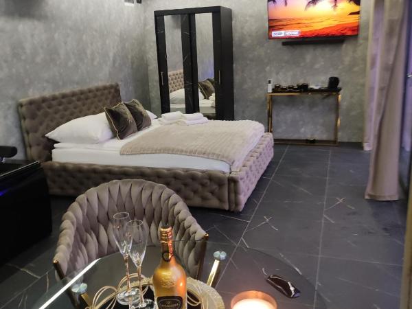 Pensjonat Wrzos : photo 10 de la chambre appartement - vue sur jardin