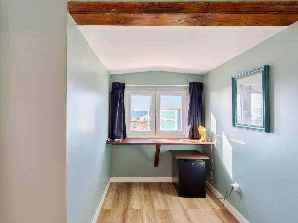 Marina Blue - Apartments & Suites : photo 5 de la chambre chambre double deluxe avec balcon - vue sur mer