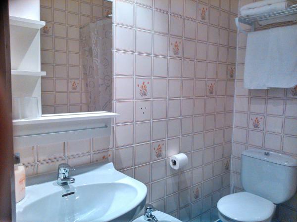 Pensión Borrás : photo 9 de la chambre chambre double ou lits jumeaux