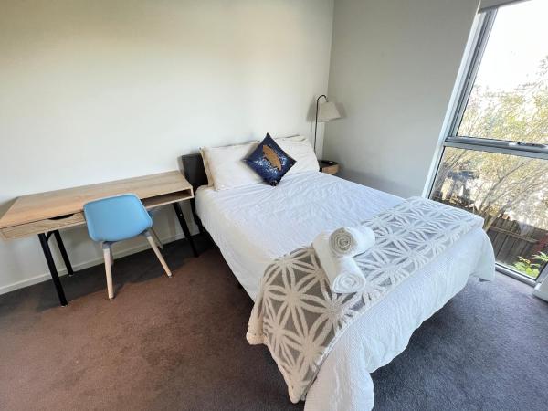 Hobart View : photo 6 de la chambre chambre double avec salle de bains commune