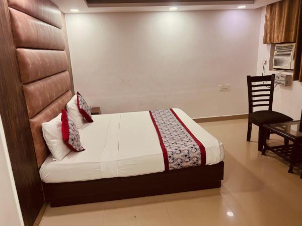 Hotel Cozy Cave Delhi Aiport : photo 7 de la chambre chambre deluxe double ou lits jumeaux
