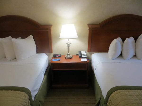Baymont by Wyndham Indianapolis West : photo 2 de la chambre chambre avec 2 lits king-size - non-fumeurs