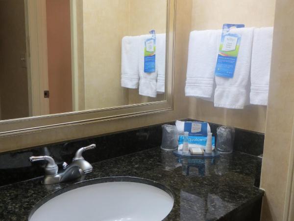 Baymont by Wyndham Indianapolis West : photo 2 de la chambre room with two full beds - non-smoking