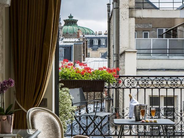 Hôtel Saint-Pétersbourg Opéra & Spa : photo 4 de la chambre suite avec terrasse 