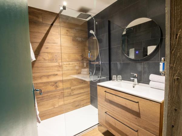 Hotel Les Lutins : photo 4 de la chambre chambre double - vue sur montagne