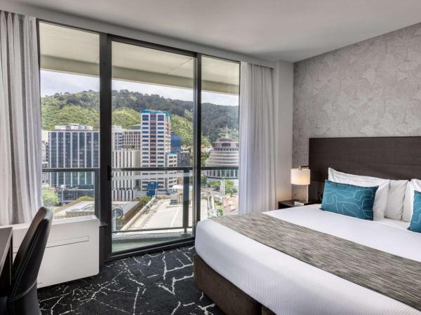 Rydges Wellington : photo 1 de la chambre chambre lit king-size - vue sur ville