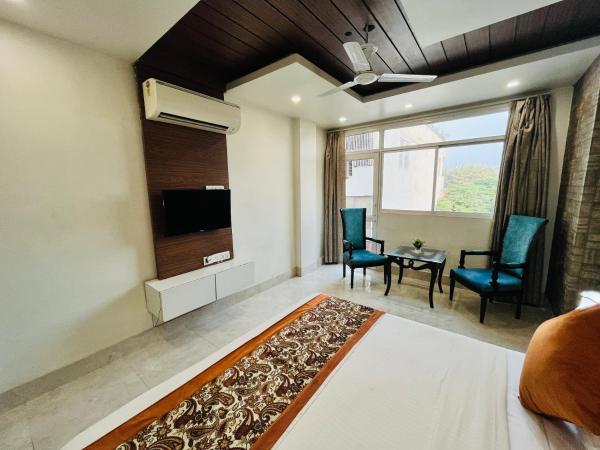 Hotel Dayal Regency, Shushant Lok sector 29, Near Fortis Hospital : photo 4 de la chambre chambre deluxe double ou lits jumeaux