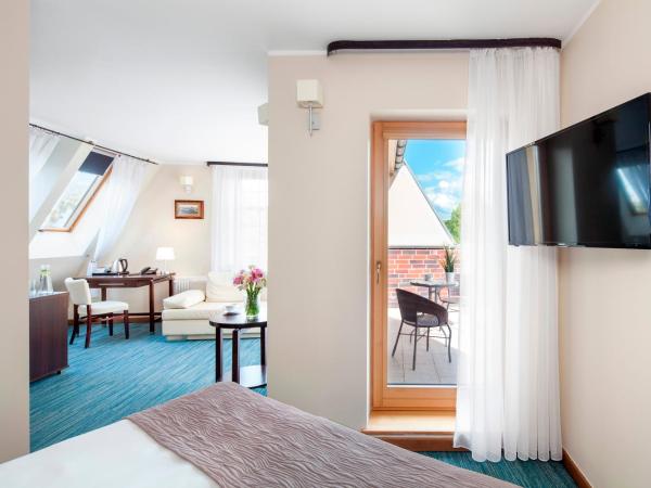 Hotel Bonum Old Town : photo 2 de la chambre chambre double ou lits jumeaux deluxe avec balcon