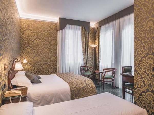 Hotel Al Malcanton : photo 9 de la chambre chambre triple supérieure avec balcon - annexe