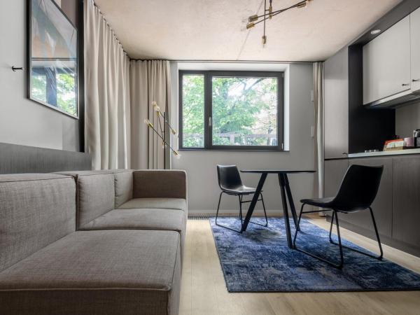 numa I Stark Rooms & Apartments : photo 2 de la chambre grand studio avec cuisine