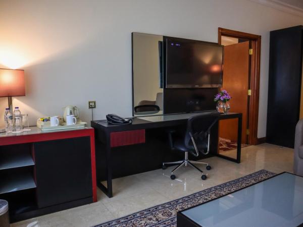 Vision Imperial Hotel Formerly Excelsior Hotel Downtown : photo 5 de la chambre suite exécutive (2 adultes + 1 enfant)