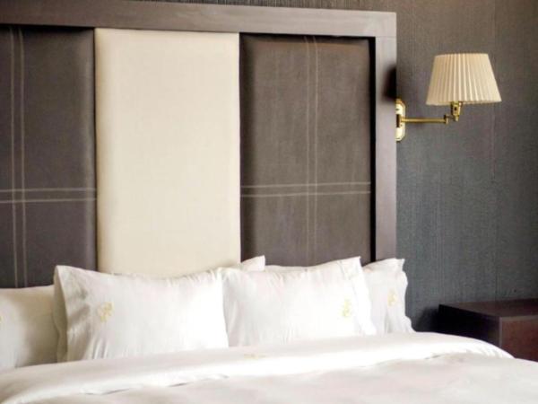 Hotel Real del Sur : photo 2 de la chambre chambre lit king-size avec baignoire spa