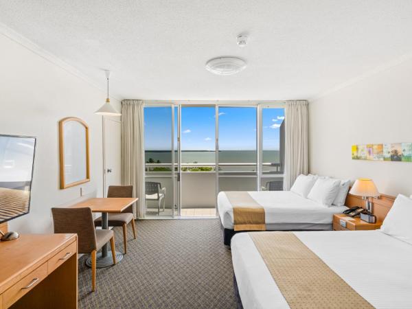 Cairns Harbourside Hotel : photo 3 de la chambre chambre double standard avec 2 lits doubles - vue sur mer