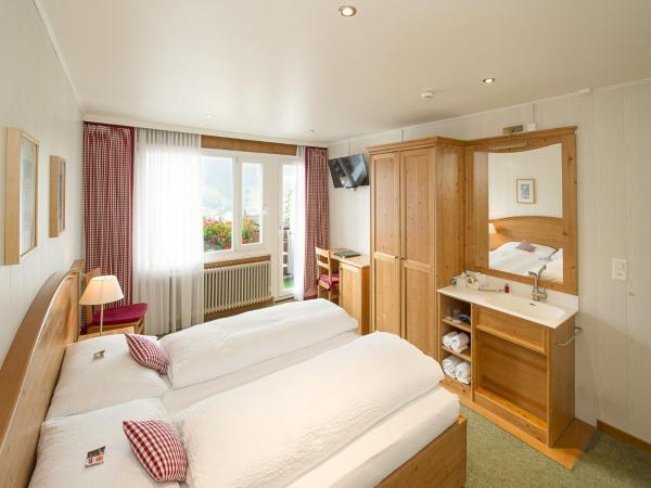 Hotel Bernerhof Grindelwald : photo 2 de la chambre chambre double supérieure - vue sur l'eiger