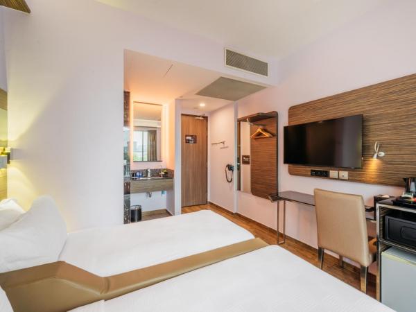 Mercure Singapore Tyrwhitt : photo 4 de la chambre chambre lits jumeaux classique avec balcon