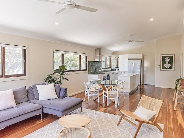 Away Guesthouse- Away on Shirley Lane : photo 7 de la chambre maison 7 chambres