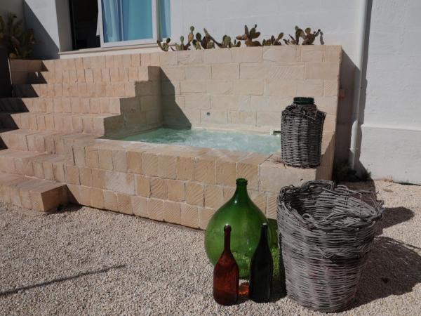 CORALLI DEL PLEMMIRIO : photo 7 de la chambre suite deluxe avec baignoire spa