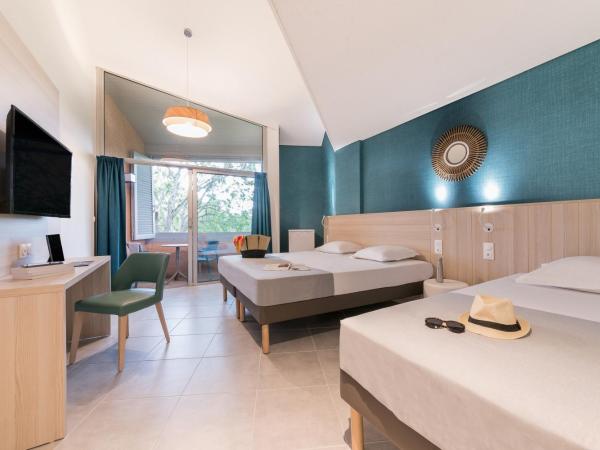 Belambra Clubs L'Isle Sur La Sorgue - Domaine De Mousquety : photo 3 de la chambre chambre triple avec balcon