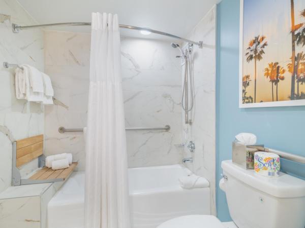 Radisson Resort Miami Beach : photo 5 de la chambre studio lit king-size - vue sur la - balcon - accessible aux personnes à mobilité réduite