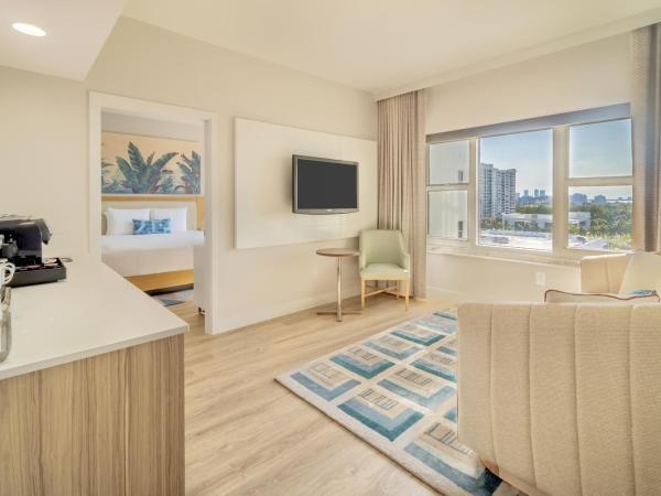 Radisson Resort Miami Beach : photo 1 de la chambre suite 1 chambre - lit king-size