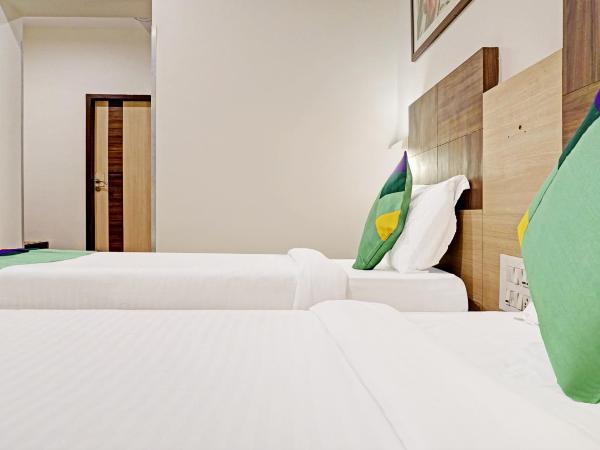 Hotel Madhav International Pune Railway Station : photo 10 de la chambre chambre deluxe double ou lits jumeaux