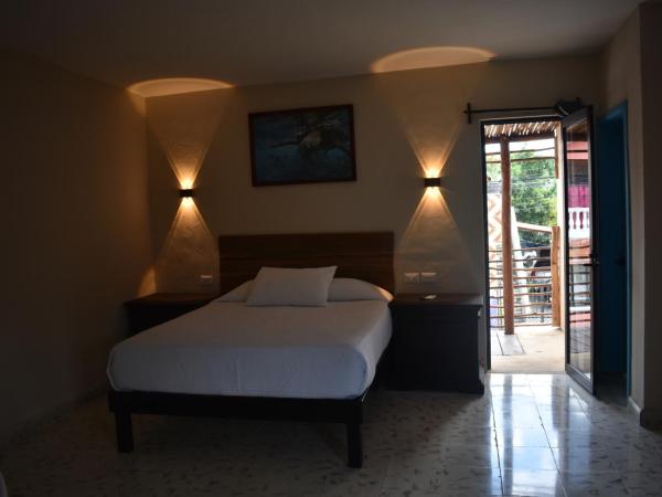 LUNA AZUL BY UVAS : photo 1 de la chambre chambre double ou lits jumeaux avec balcon