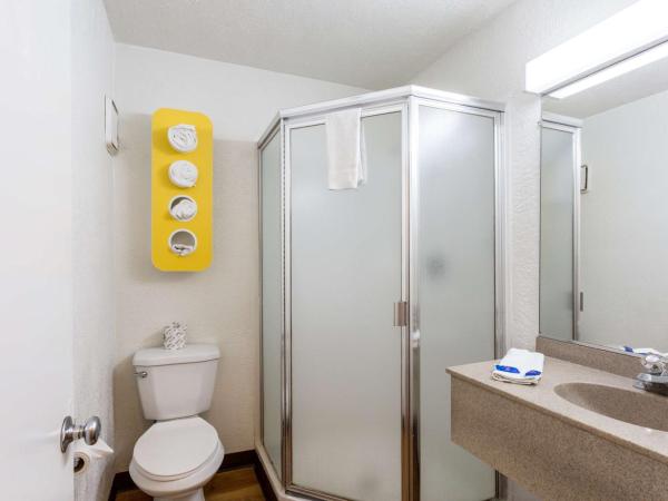 Motel 6 Albuquerque Northeast : photo 8 de la chambre chambre double - non-fumeurs