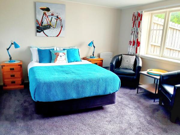 Extended Stay City Hostel : photo 4 de la chambre chambre lit queen-size avec salle de bains commune 