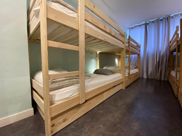 Balea Hostel : photo 2 de la chambre lit dans dortoir mixte de 8 lits 
