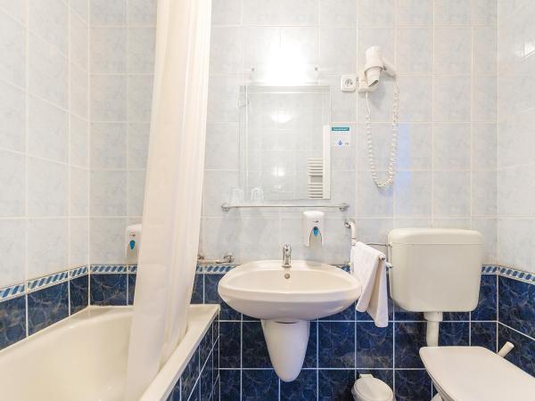 Baross City Hotel - Budapest : photo 6 de la chambre chambre triple