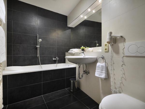Hotel Morris Relax & Wellness : photo 2 de la chambre chambre triple supérieure
