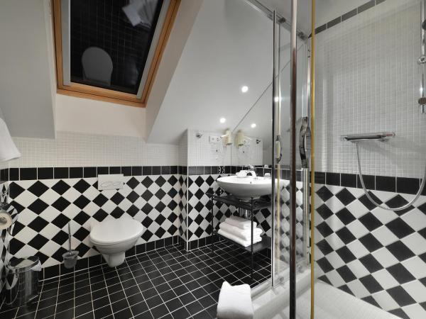 Hotel Morris Relax & Wellness : photo 7 de la chambre chambre triple de luxe avec balcon ou terrasse