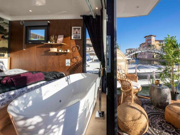 Escale Royale Frejus : photo 3 de la chambre cabine familiale dans un bateau