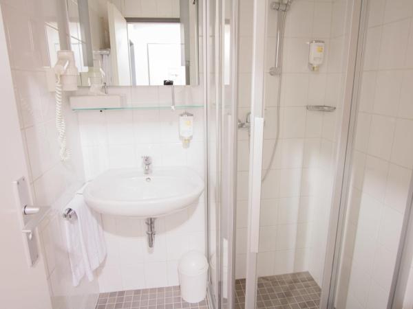 Senator Hotel : photo 3 de la chambre chambre simple