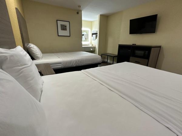 Rodeway Inn & Suites Hwy 290 NW : photo 3 de la chambre chambre double avec 2 lits doubles - non-fumeurs