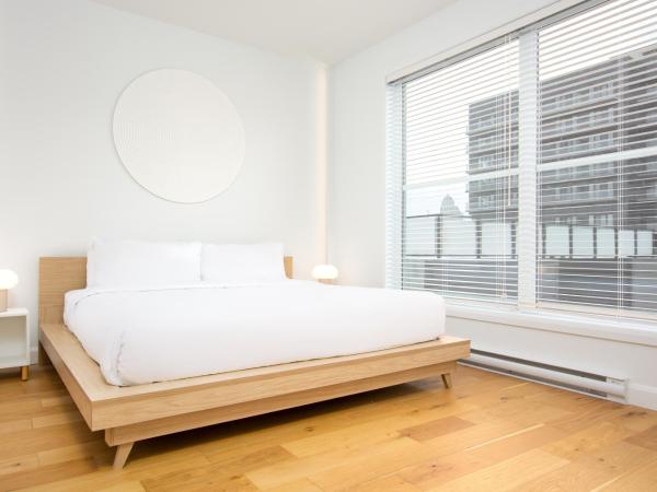 Les Lofts St-François - Par Les Lofts Vieux-Quebec : photo 4 de la chambre penthouse saint-françois avec toit-terrasse privé et spa - sf601