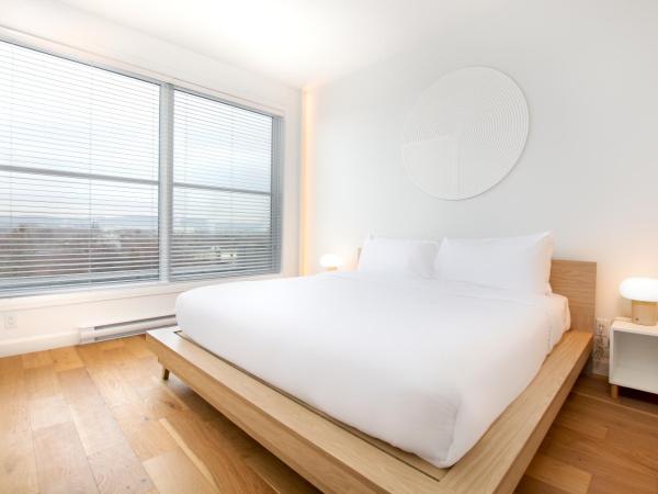 Les Lofts St-François - Par Les Lofts Vieux-Quebec : photo 7 de la chambre penthouse saint-françois avec toit-terrasse privé et spa - sf601