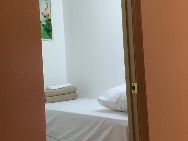 Bowery Grand Hotel : photo 1 de la chambre chambre simple Économique avec salle de bains et toilettes communes (hommes uniquement)