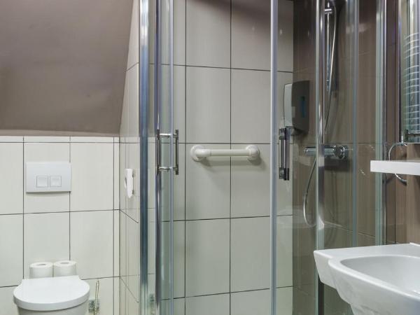 Hotel Artus - Old Town : photo 8 de la chambre chambre lits jumeaux