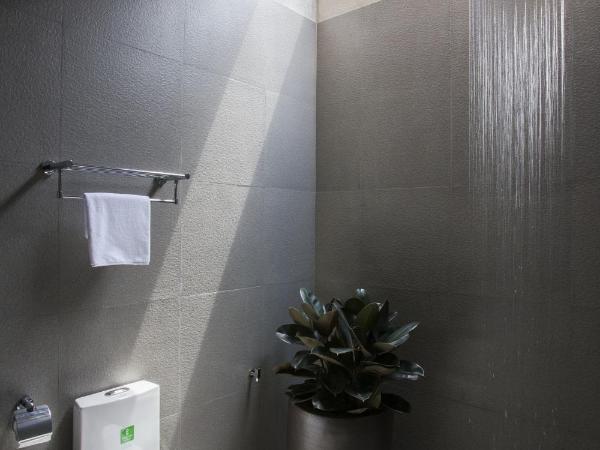 Silalima : photo 6 de la chambre chambre lits jumeaux - vue sur jardin