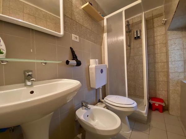 Maison Sarraj Affittacamere : photo 4 de la chambre chambre double ou lits jumeaux avec salle de bains privative