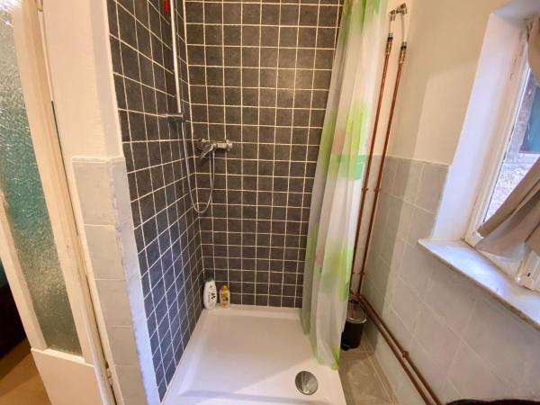 Maison Sarraj Affittacamere : photo 6 de la chambre chambre simple avec salle de bains privative