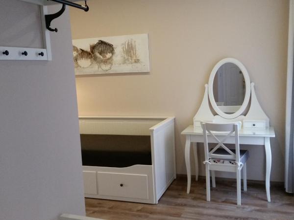 Penzion Valkoun-Lilienfeld : photo 6 de la chambre chambre triple - vue sur jardin