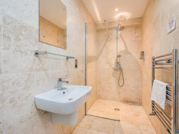 Central Belfast Apartments Harpers : photo 6 de la chambre chambre double deluxe avec douche