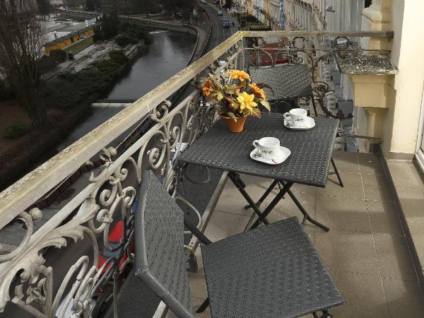 Romania : photo 6 de la chambre comfort double room with balcony and promenade view