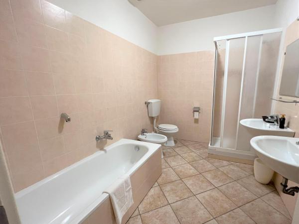 Emerald Palace : photo 5 de la chambre suite - vue sur ville