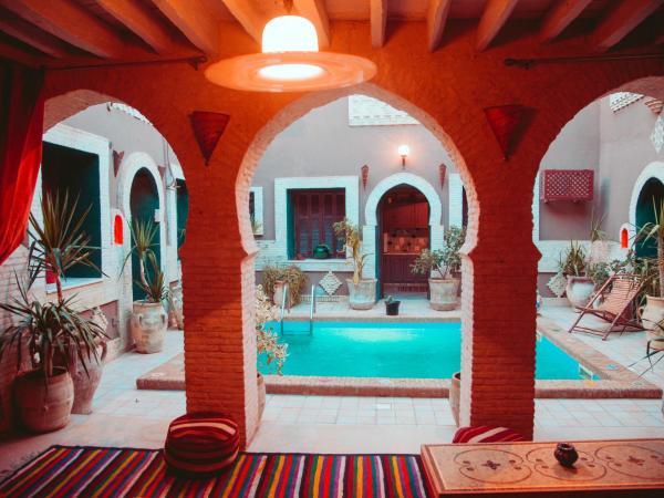 Dar El Sultan Tozeur : photo 1 de la chambre chambre double avec salle de bains privative